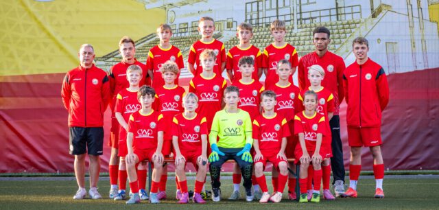U12 mit neuem Trikotsatz